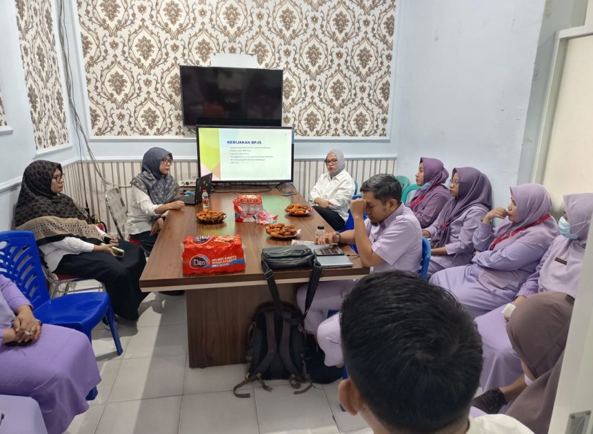 Pimpin Rapat Unit Layanan, Kabid Pelayanan Medis RSUD Ainun Habibie Bahas 5 Agenda Strategis